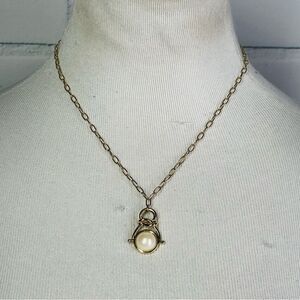 10/$25🦋 Ann Taylor Goldtone & Faux Pearl Drop Necklace